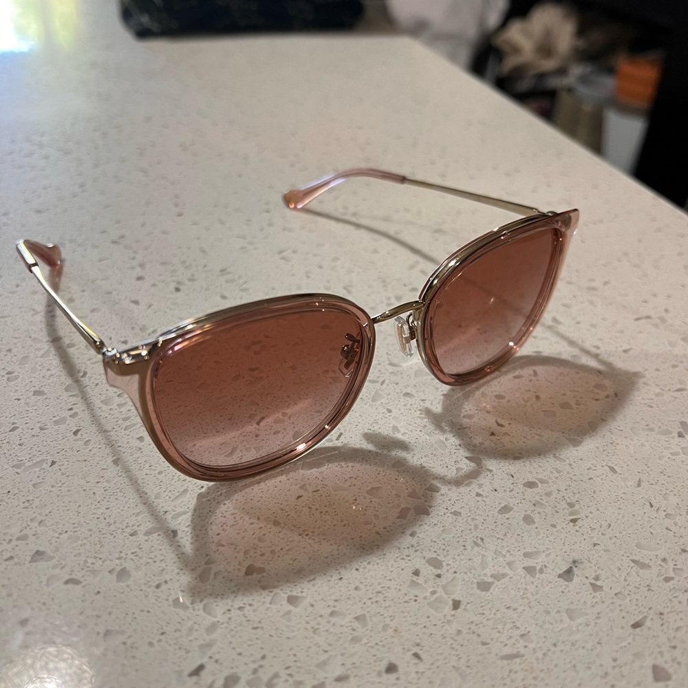 NEW Coach sunglasses. Never worn! - Picture 2 of 5
